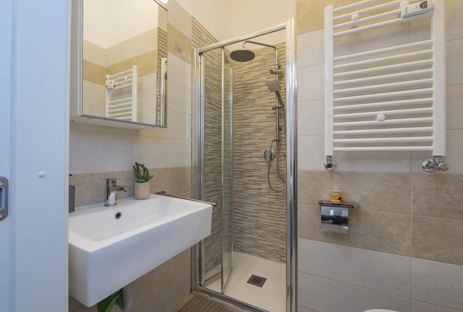Apartment Modern 3 Bedroom With Balcony Steps From San Siro By Rentopolis Milan