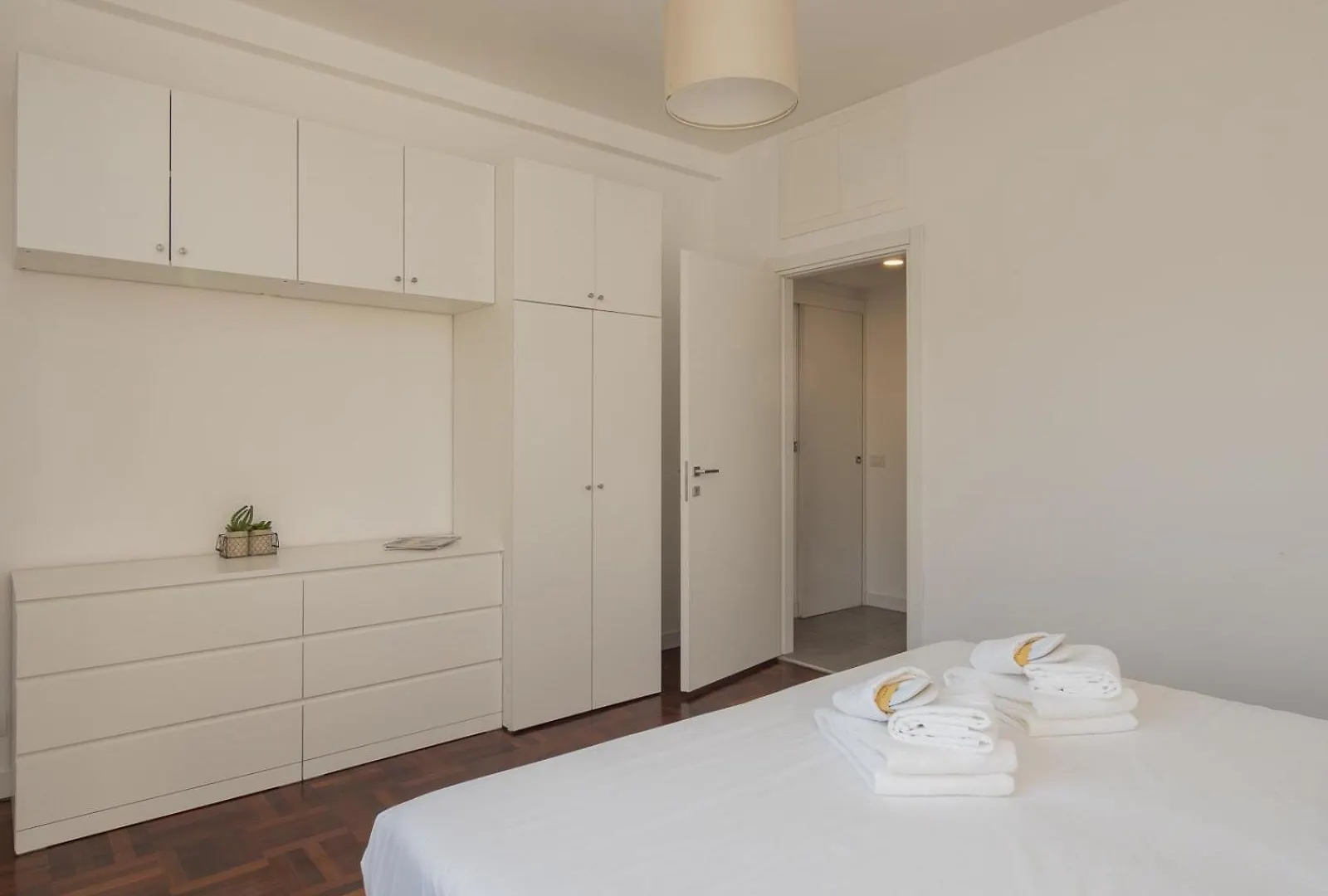 Modern 3 Bedroom With Balcony Steps From San Siro By Rentopolis Milan 0*,