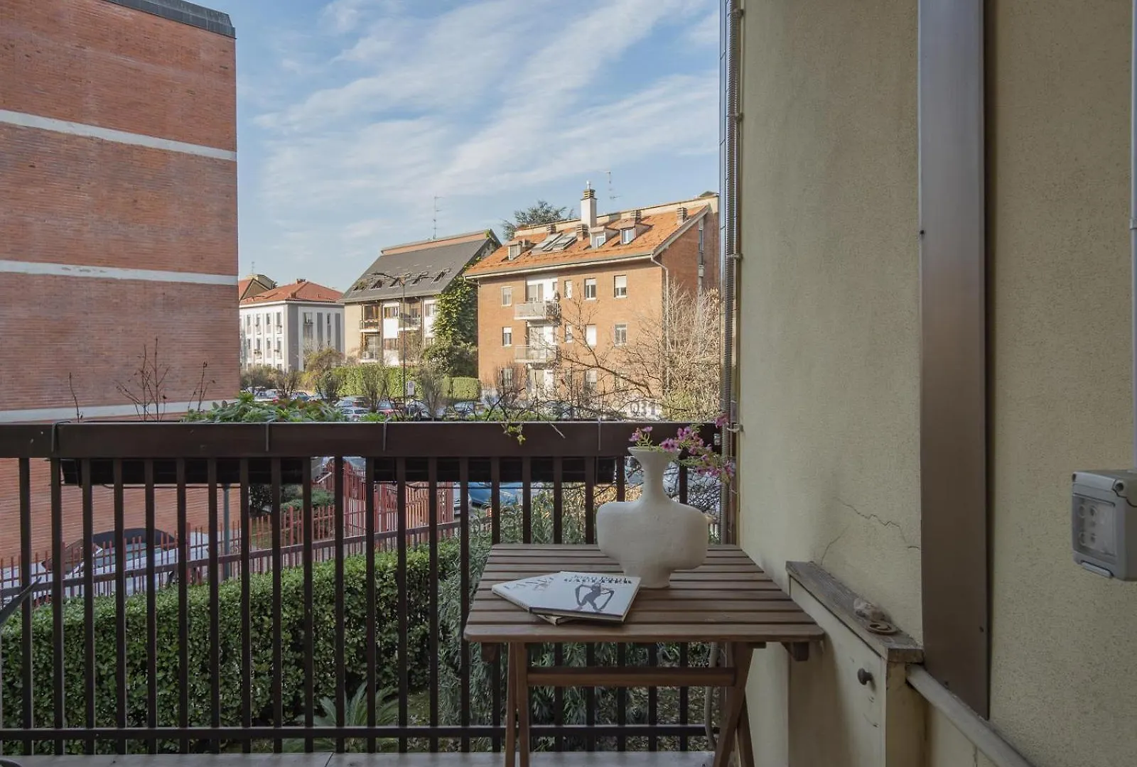 Modern 3 Bedroom With Balcony Steps From San Siro By Rentopolis Μιλάνο Διαμέρισμα