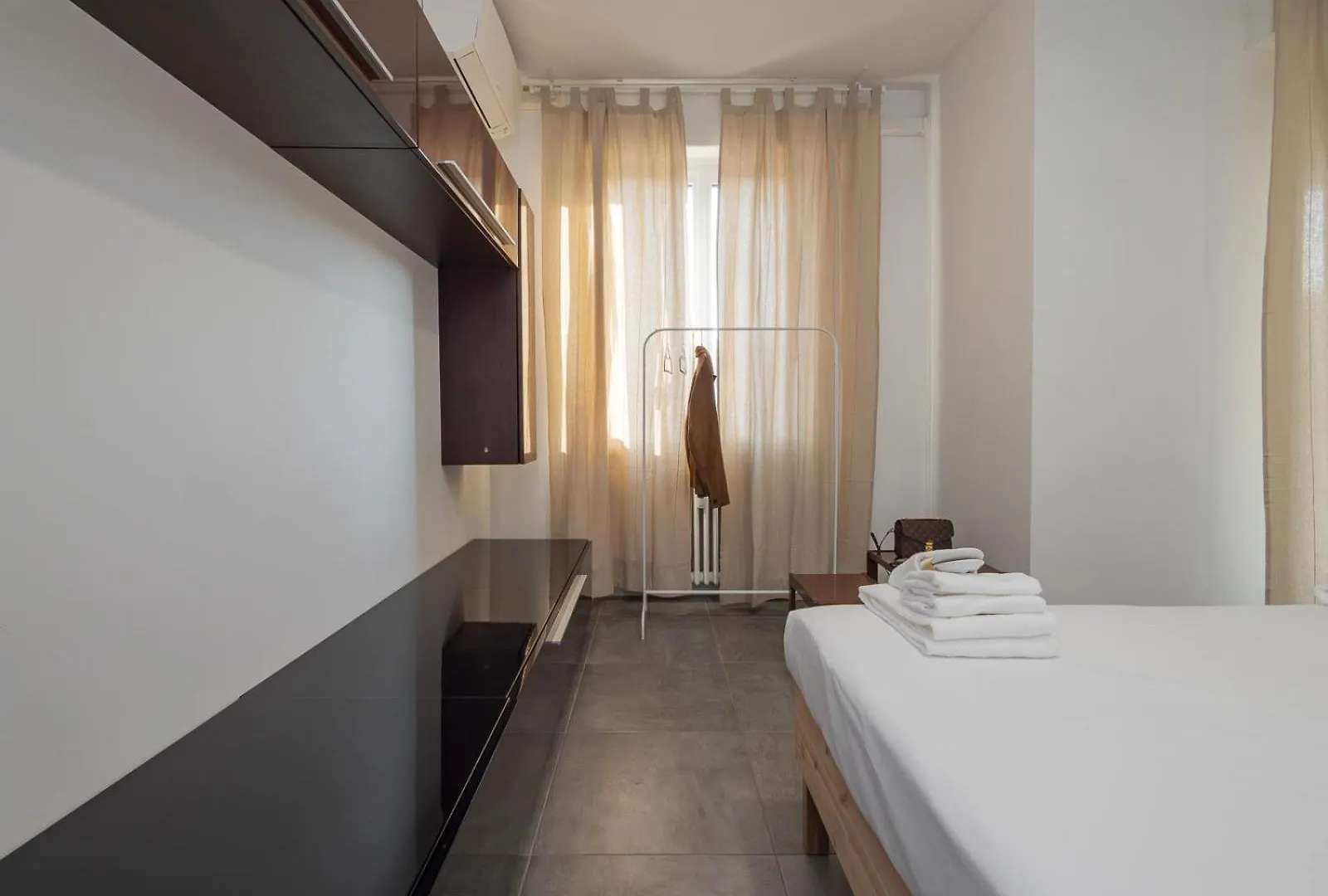 Modern 3 Bedroom With Balcony Steps From San Siro By Rentopolis Μιλάνο